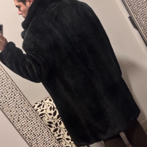 Fau fur coat - Picture 3 of 3